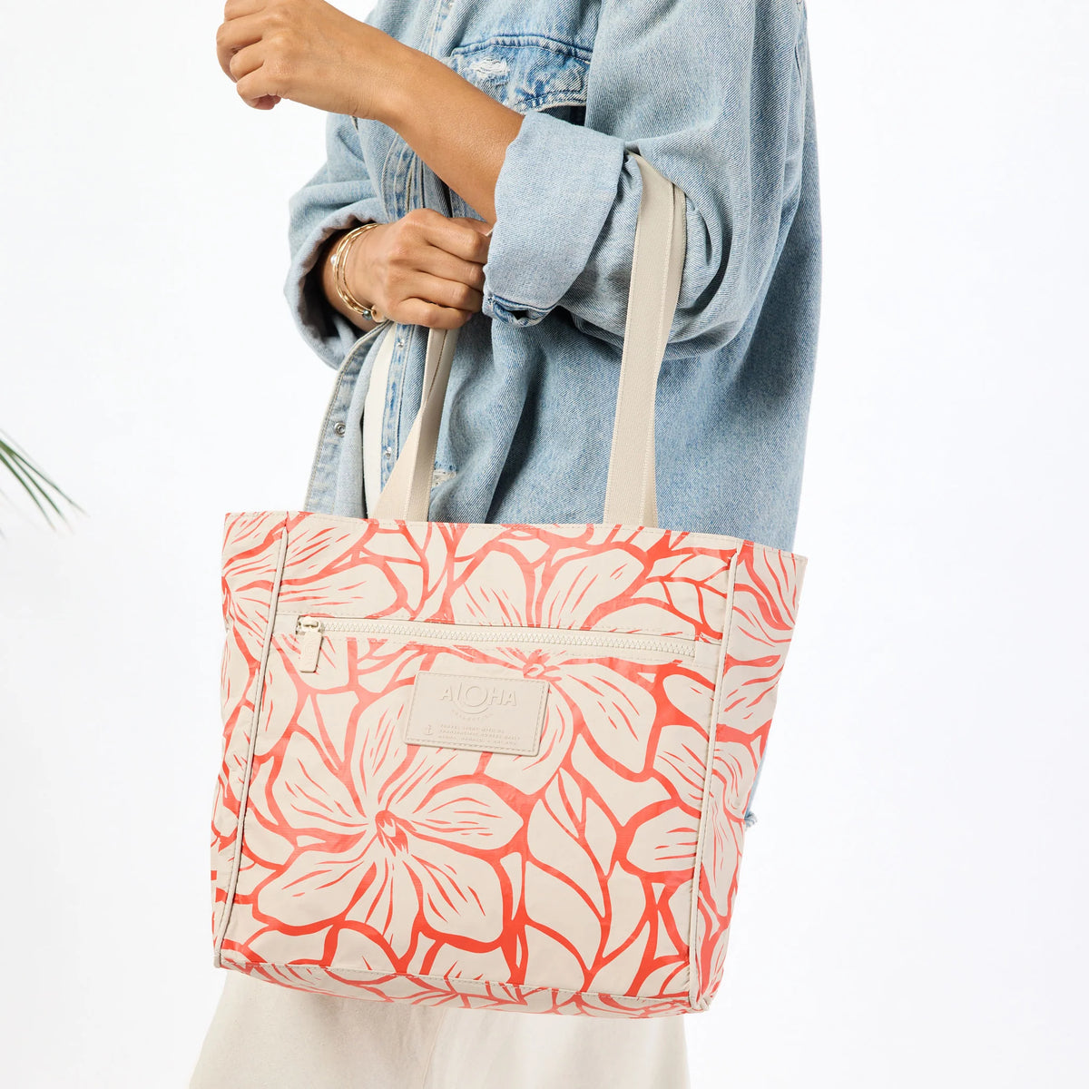 Aloha Backyard Go-To-Tote Red Haute/Sandstone – Ocean State of Mind PR