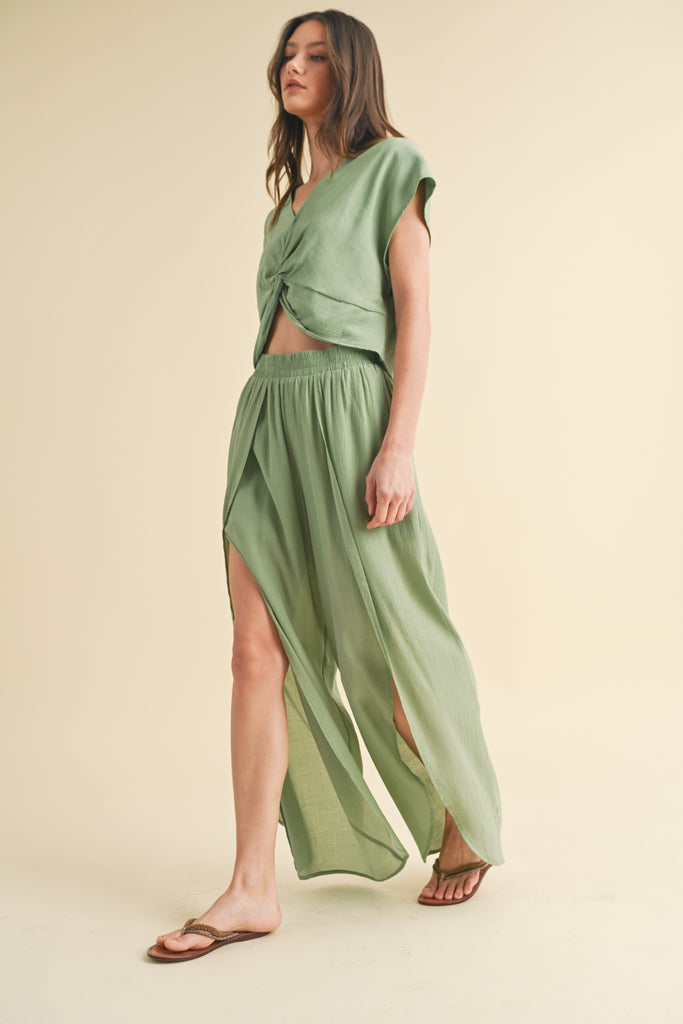 FLOWY PANTS WITH SLIT DETAIL GREEN