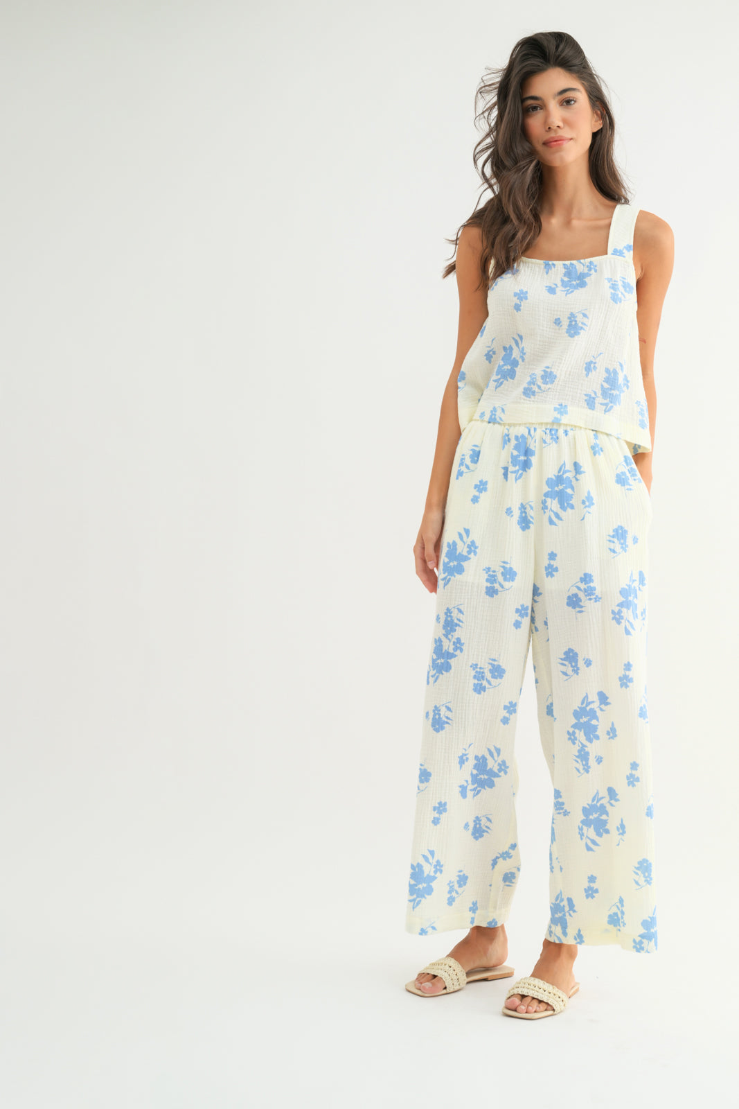 FLORAL RELAXED CROP TOP AND PANTS SET Blue