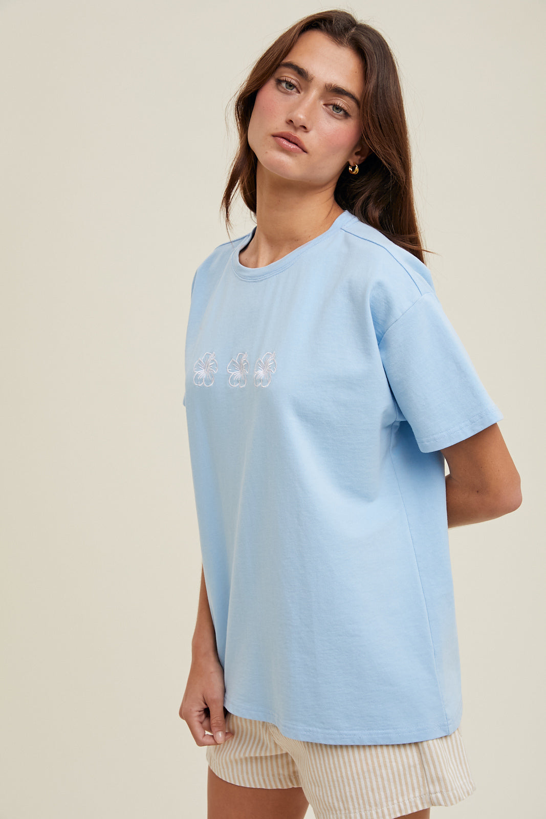 FLOWER EMBROIDERED KNIT TOP