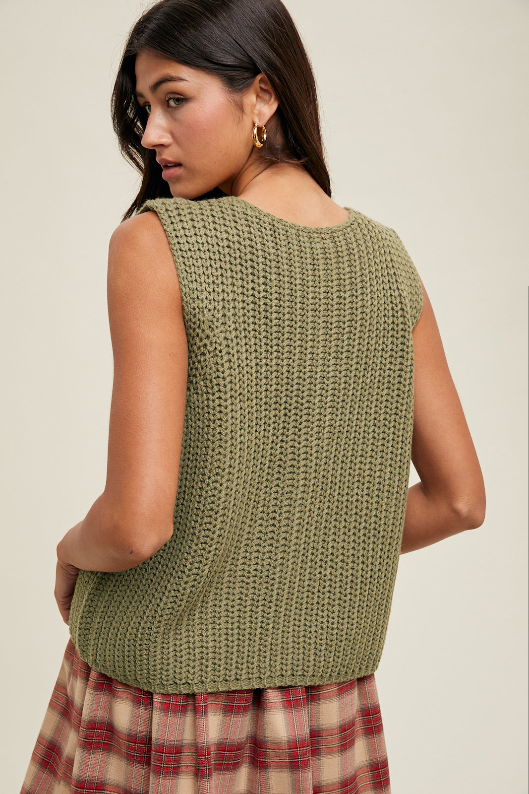 BUTTON-UP SWEATER VEST OLIVE