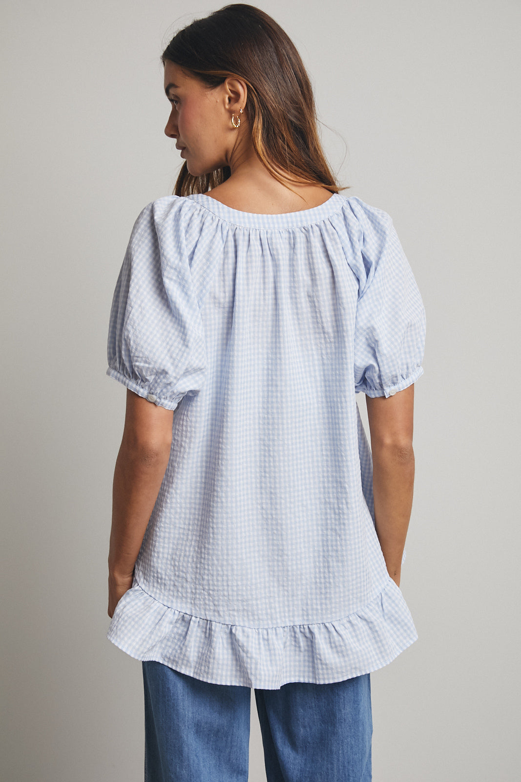 GINGHAM HI-LOW RUFFLE BLOUSE