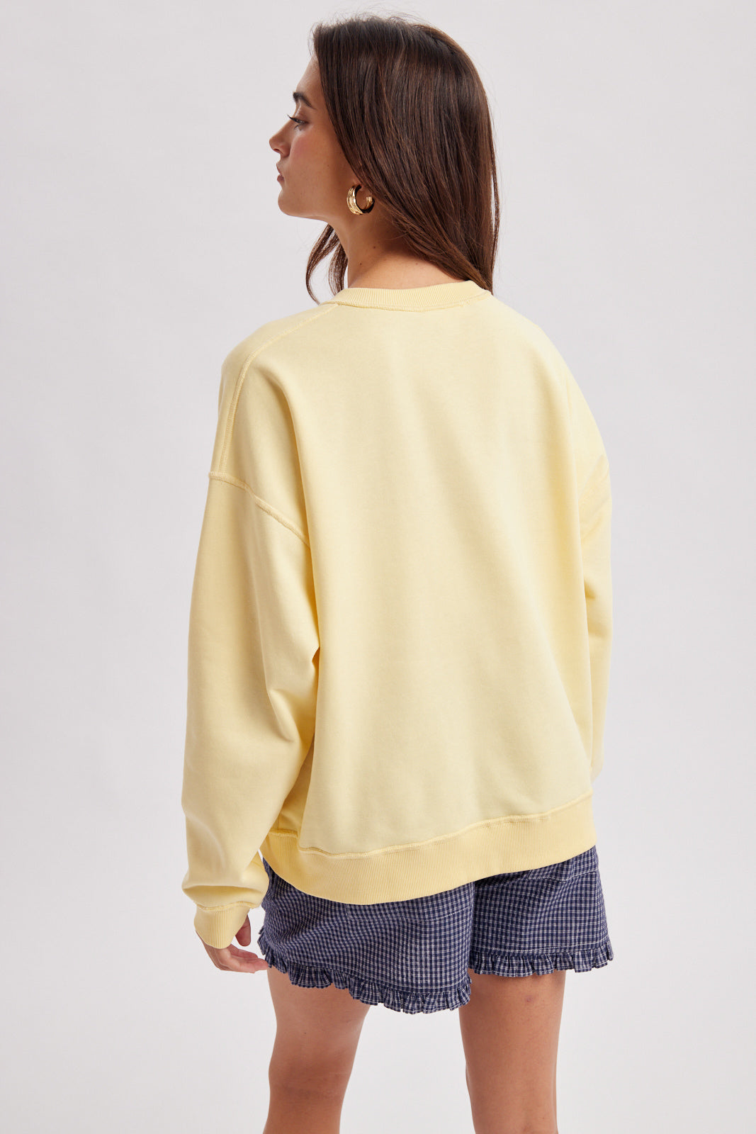 'VACAY' GRAPHIC CREWNECK SWEATSHIRT