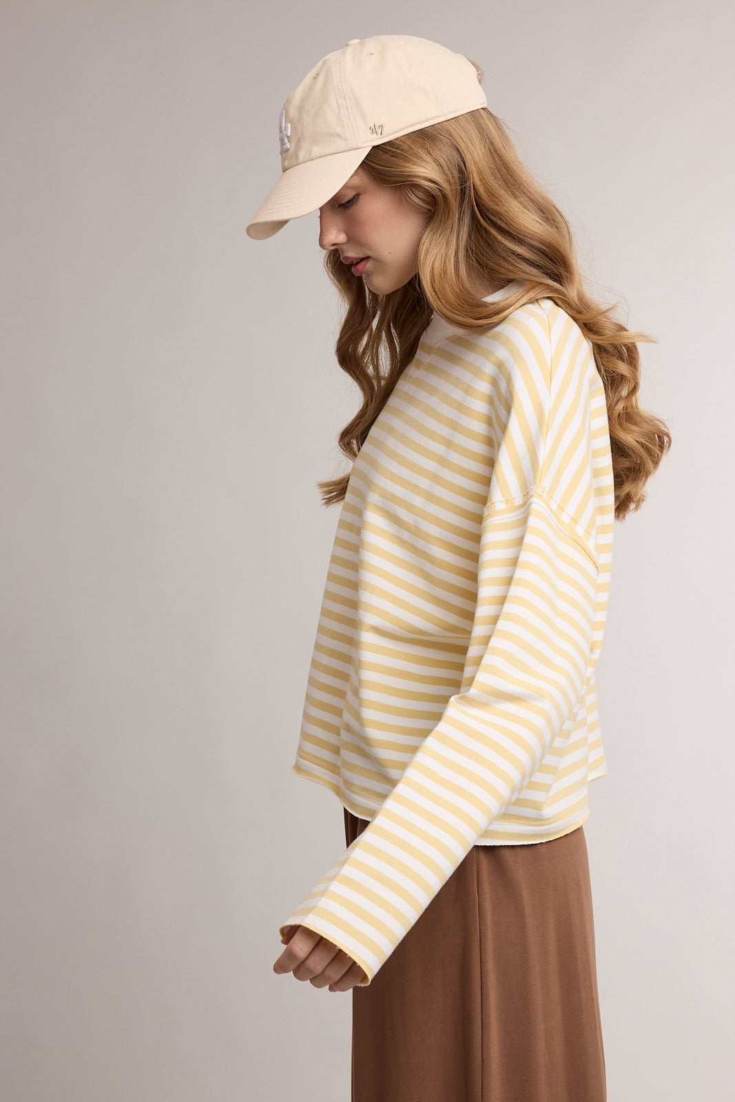 STRIPE OVERSIZED CREW NECK SWEATSHIRT BANANA