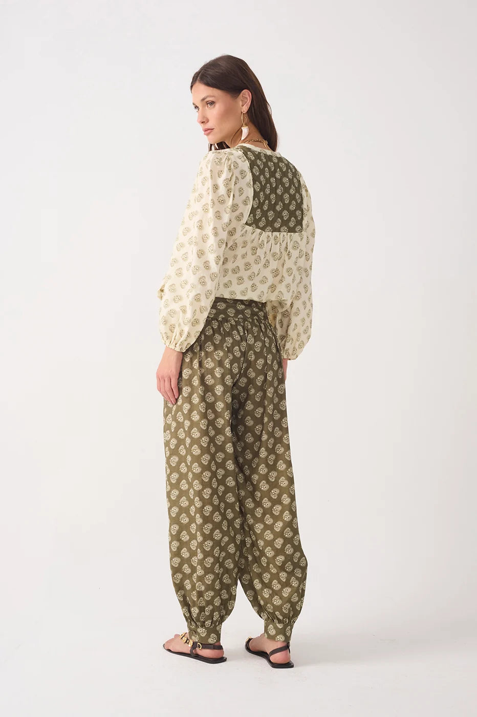 Off-White Pockets Pleated Harem Pants
