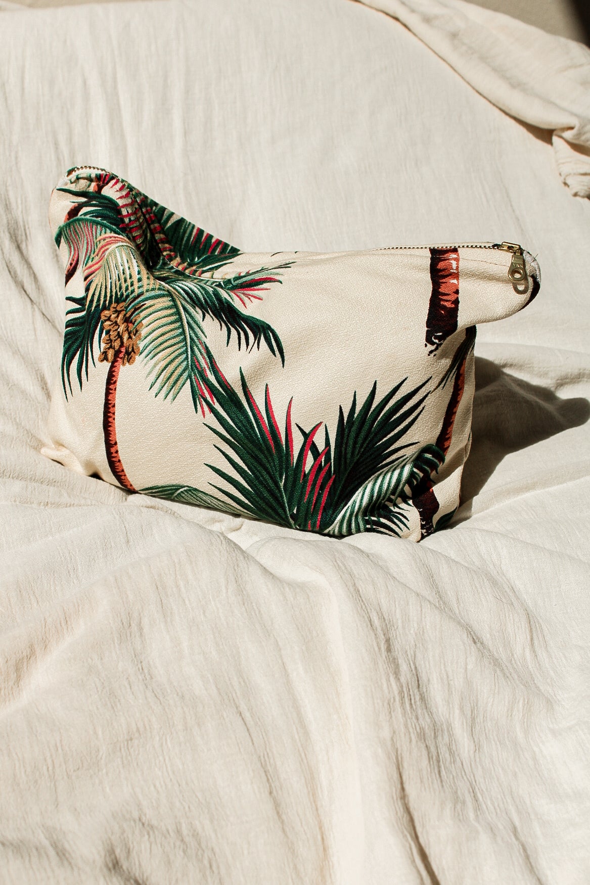 Ocean State of Mind Tropical Clutch