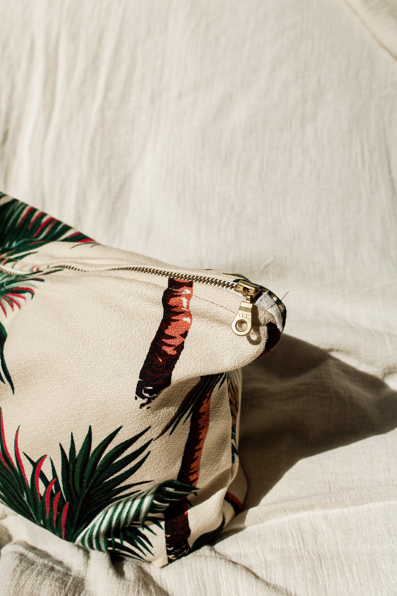 Ocean State of Mind Tropical Clutch