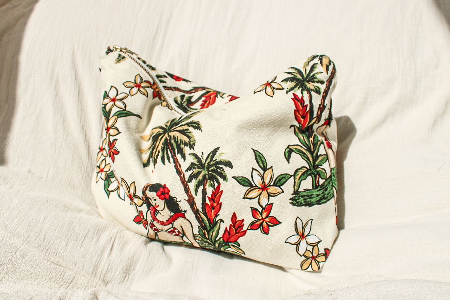 Ocean State of Mind Tropical Clutch