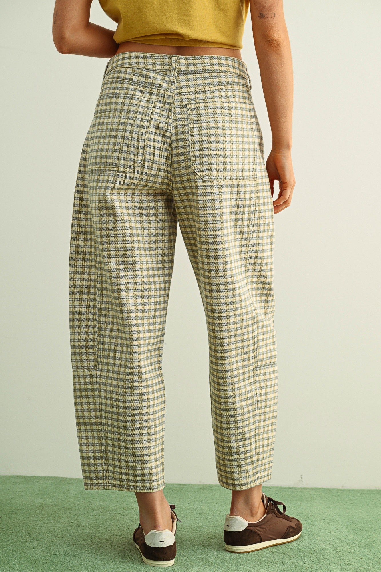 Mini Checker Pattern Barrel Pants Olive