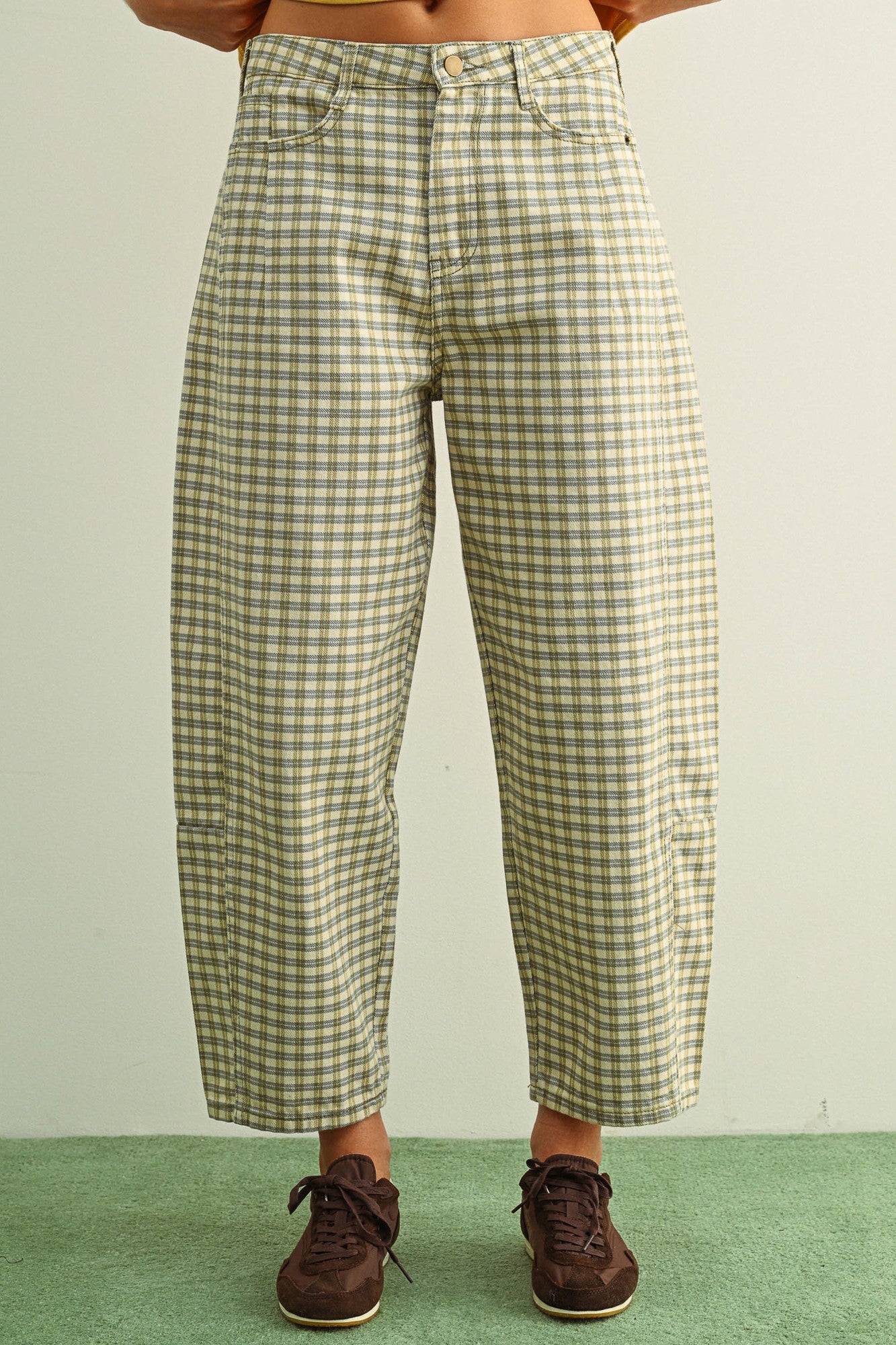 Mini Checker Pattern Barrel Pants Olive