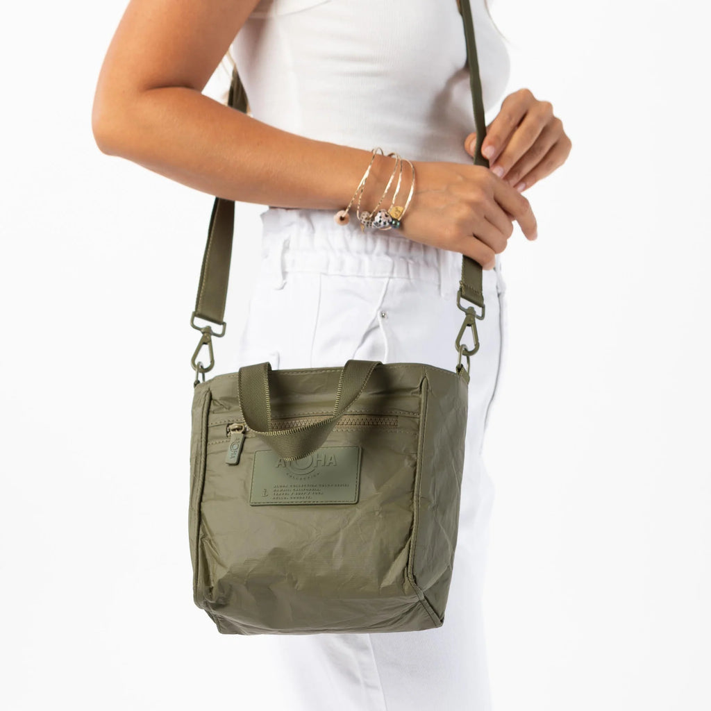 Monochrome Crossbody-Olive