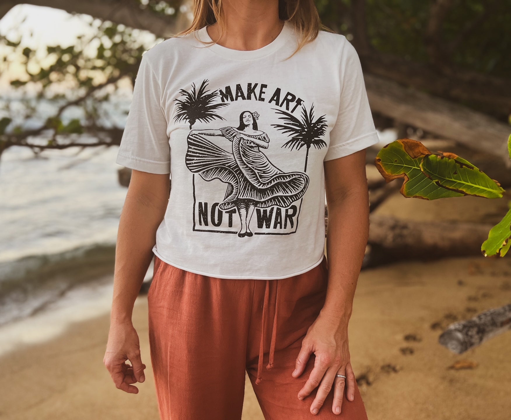 Make Art not War T-shirt