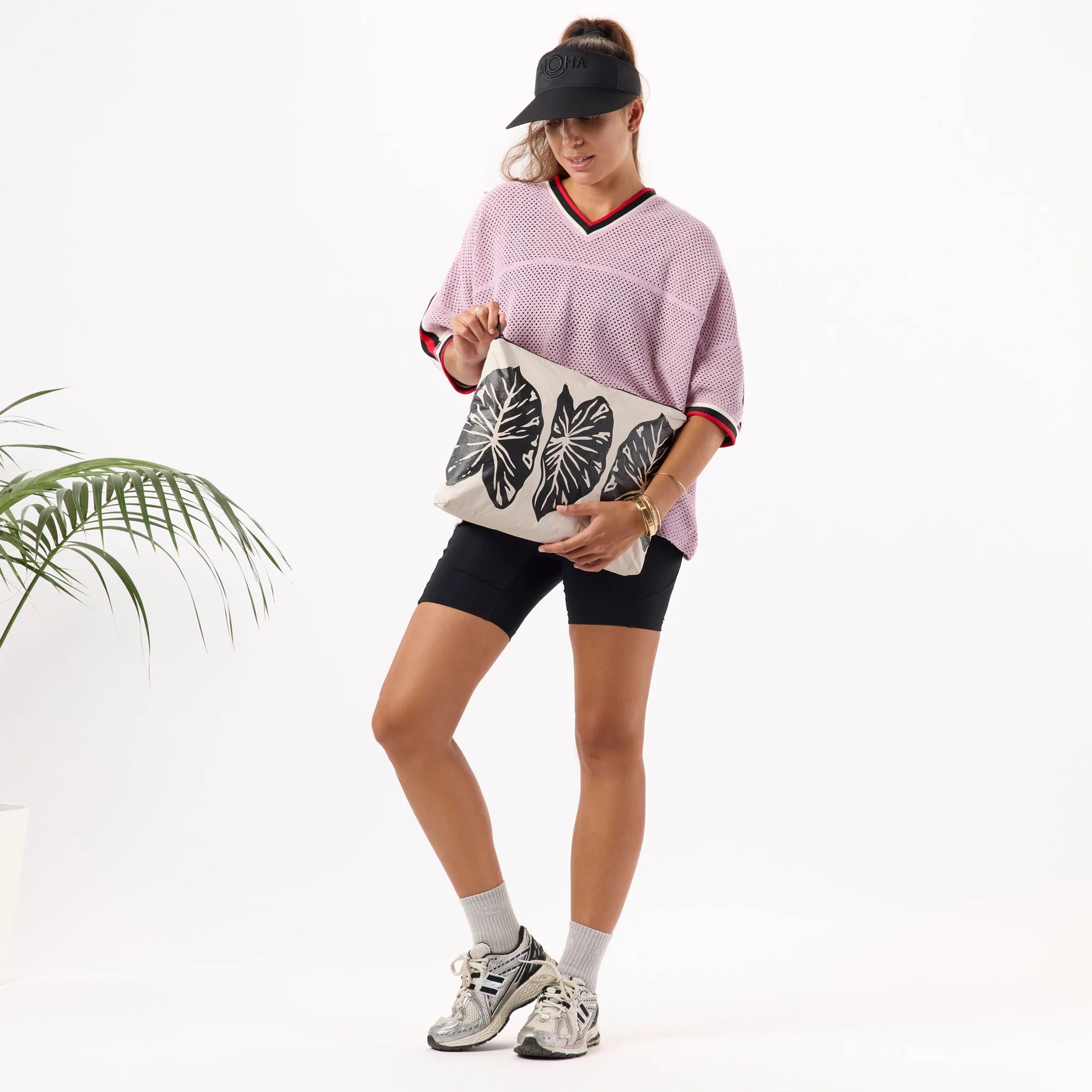 Aloha Kalo Max Pouch | Black on Sandstone