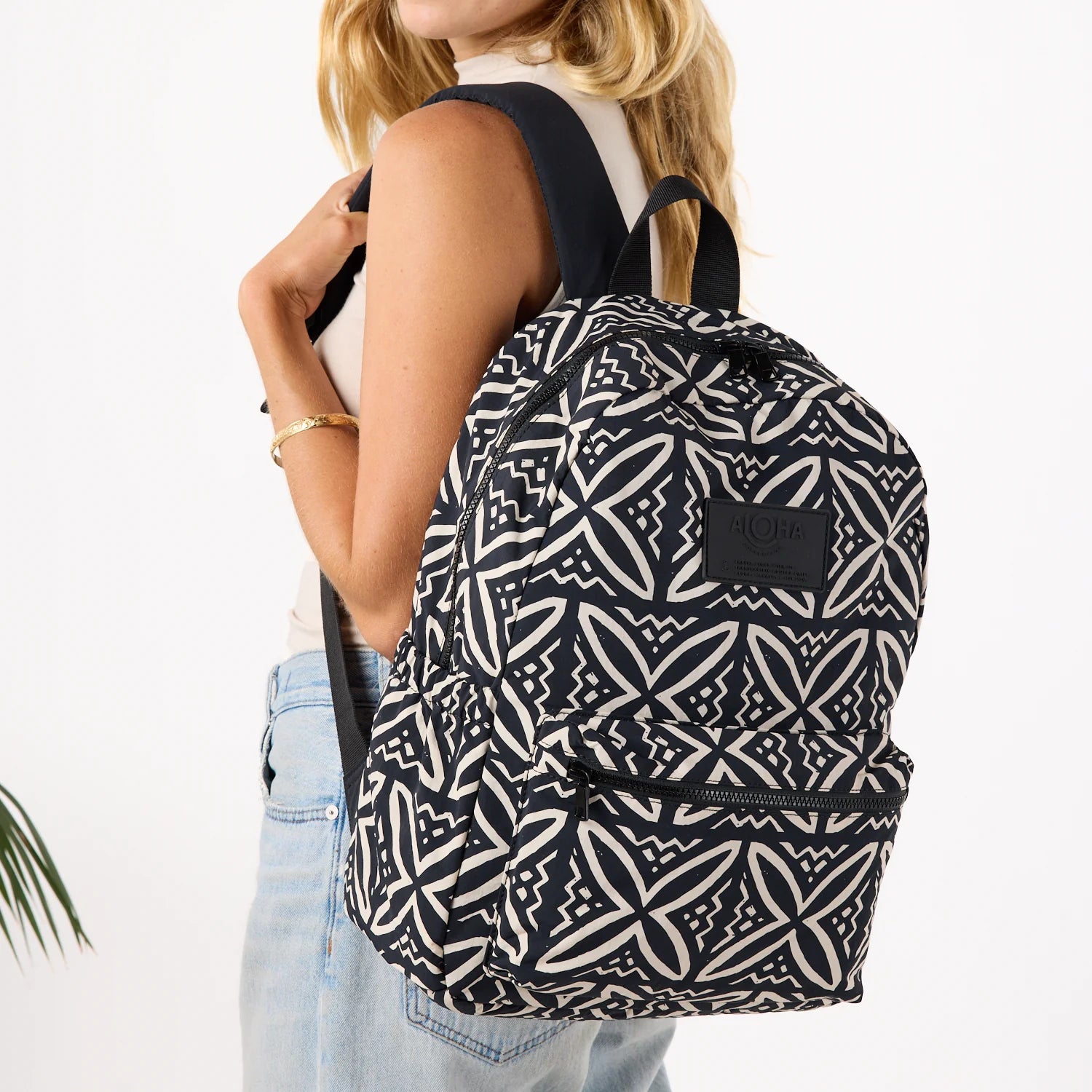 Pasifika Backpack Sandstone on black