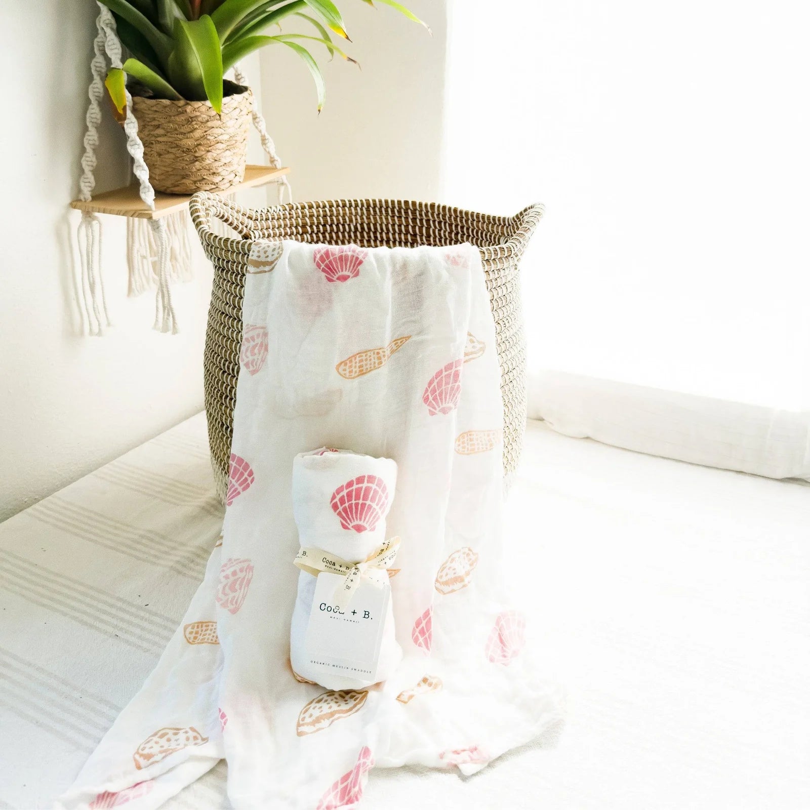 Coca + B. Seashell Swaddle