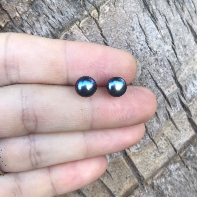 Black Pearl Stud Earrings