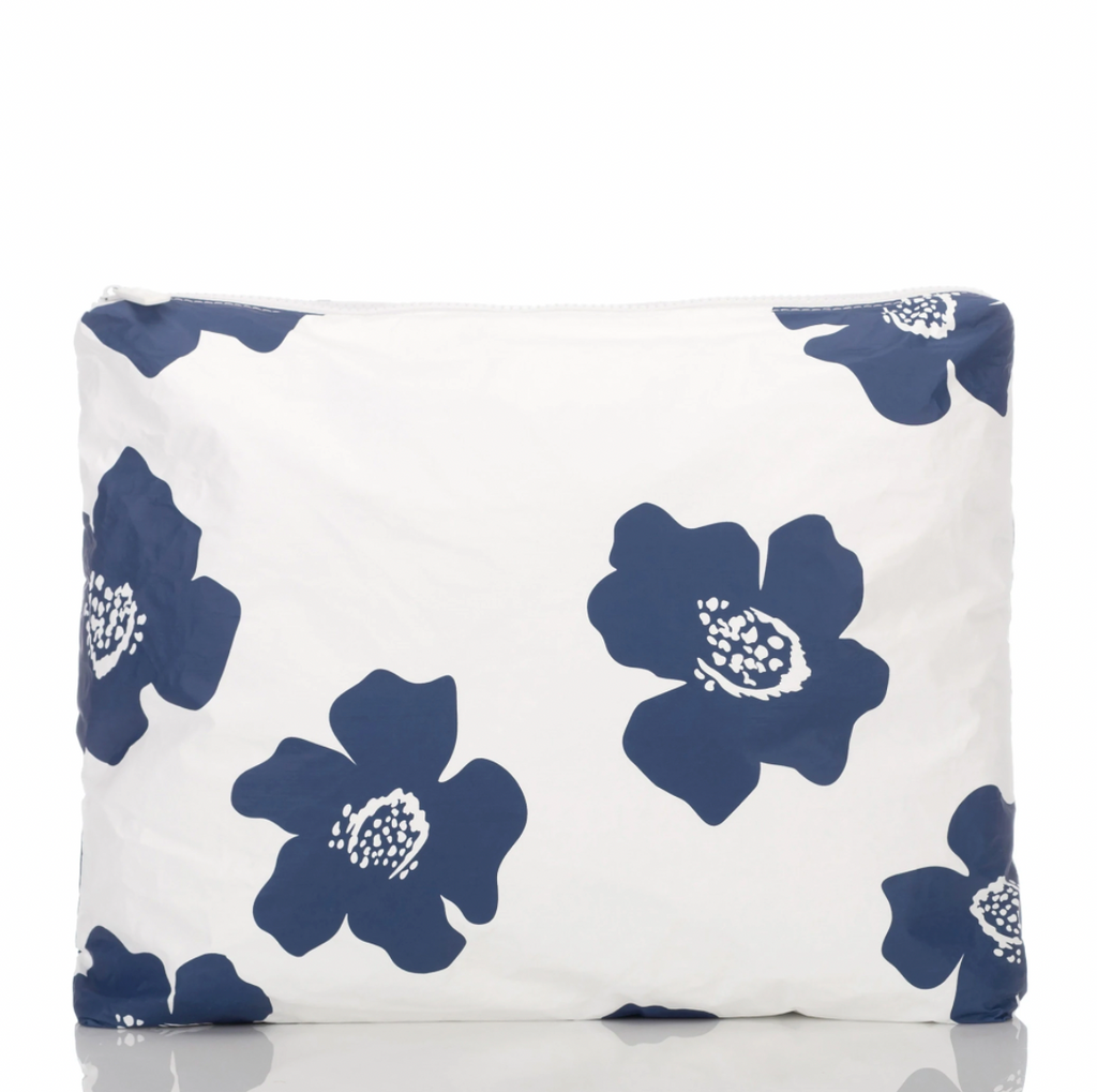 MAX Pua Pouch in Navy